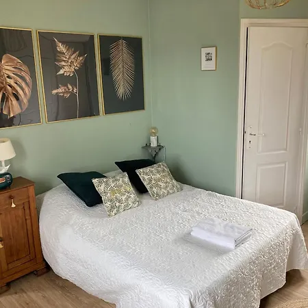 Les D'hotes Le Val D'honfleur Bed & Breakfast 3*