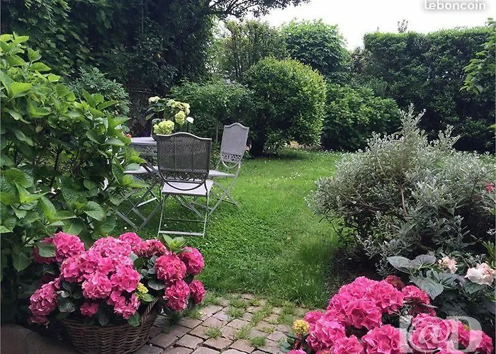 Les D'hotes Le Val D'honfleur Bed & Breakfast